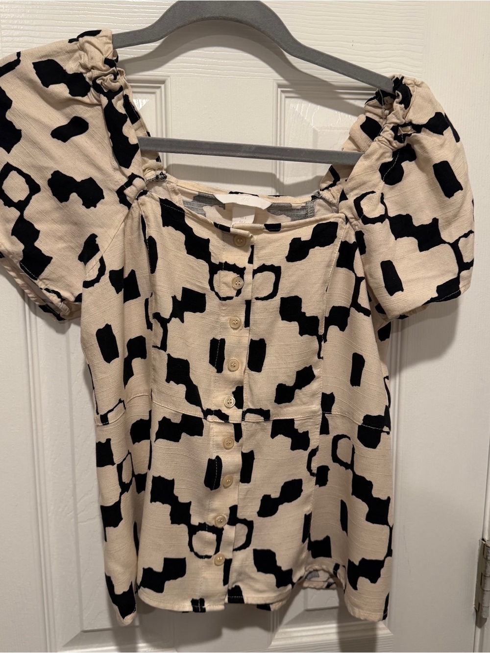 H&M Puff Sleeve Abstract Print Button Front Blouse Size Small Cream Black